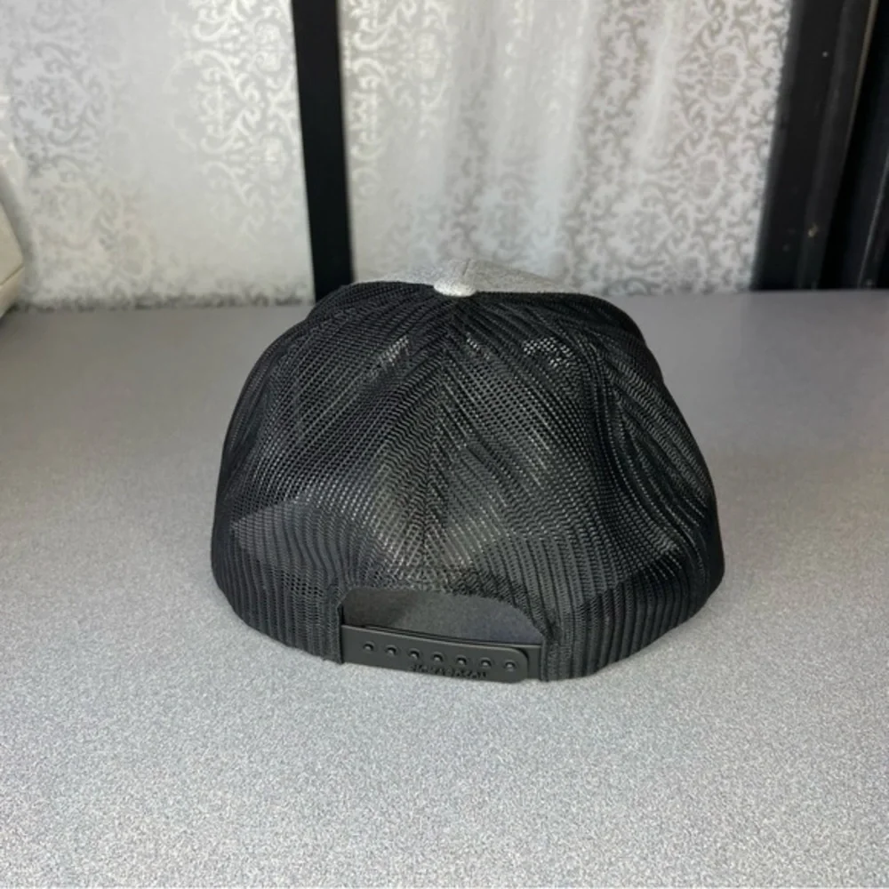 Richardson style 511 W Harvest & Hive Trucker Hat‎
